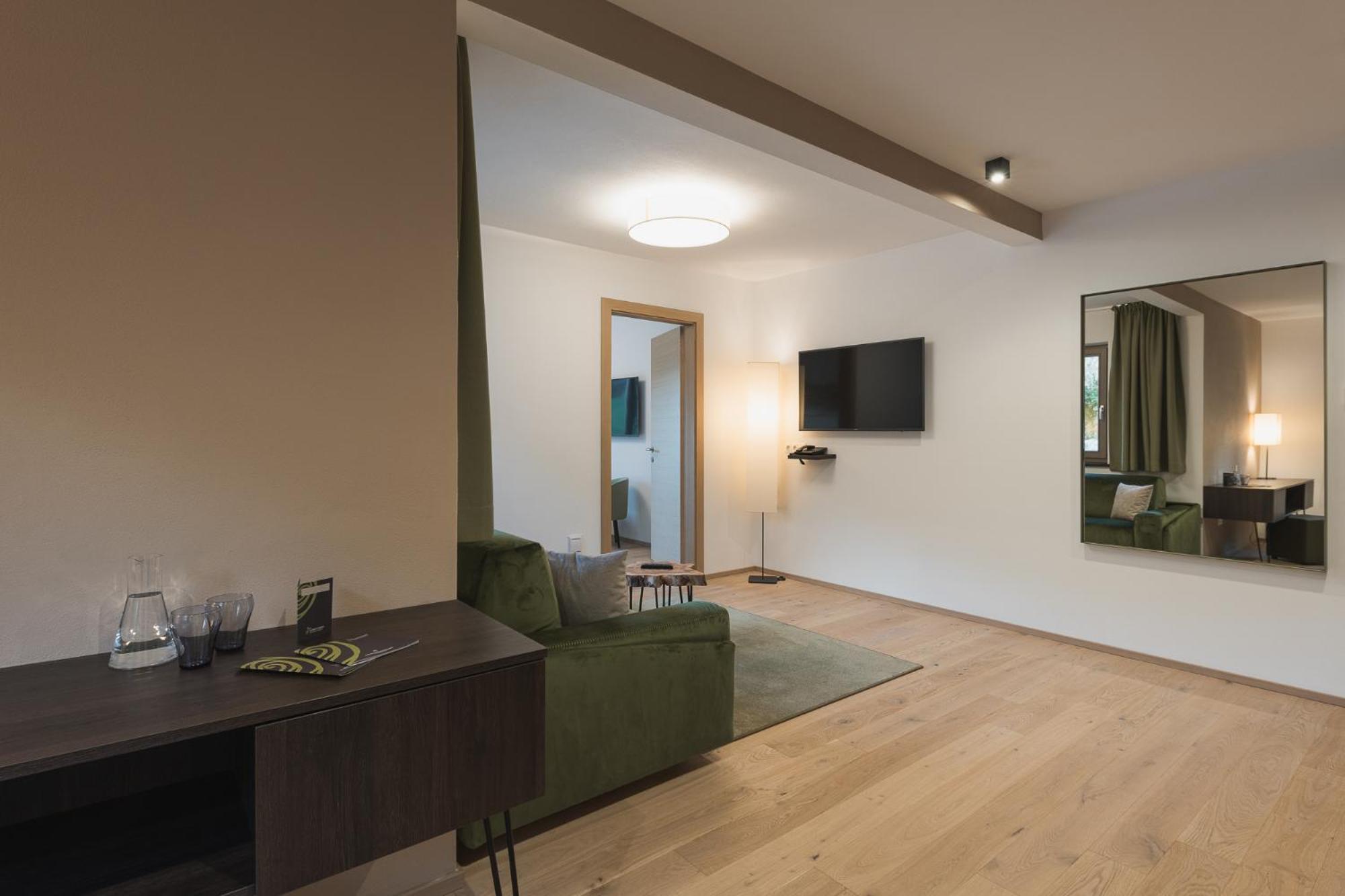 Oliven- & Genusshotel Hirzer Скена Номер фото